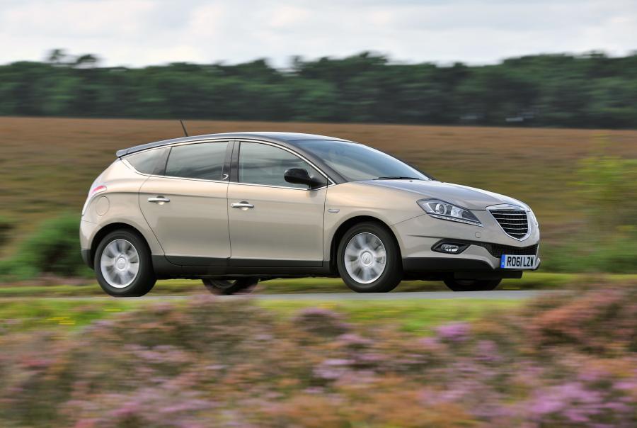  Chrysler Delta 2011 года  (фото 37 из 69)